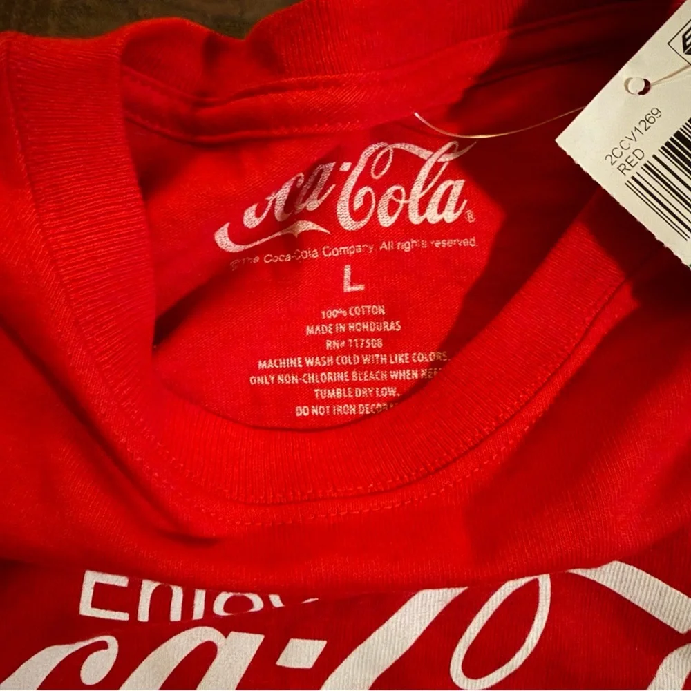 NWT Coca Cola Red T-Shirt - Size L - Picture 3 of 6